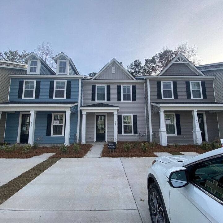 499 Green Fern Dr in Summerville, SC - Foto de edificio