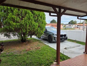 3860 E 9th Ln in Hialeah, FL - Building Photo - Building Photo