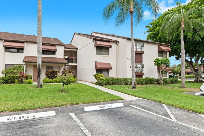5040 Rose Hill Dr in Boynton Beach, FL - Building Photo - Building Photo