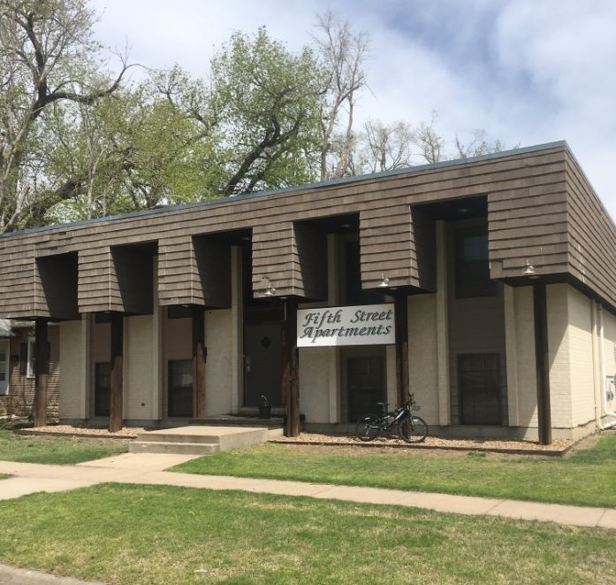 209 W 5th St in Hays, KS - Building Photo