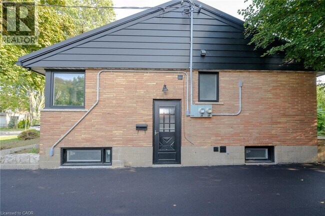 39 Westminster Ave in Hamilton, ON - Building Photo - Building Photo