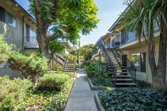 Orangefair Village in Fullerton, CA - Foto de edificio - Building Photo