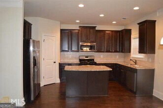 1 Bryce Creek Dr in Newnan, GA - Building Photo - Building Photo