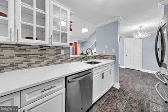 914 Aspen Dr in Plainsboro, NJ - Building Photo - Building Photo