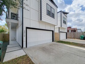 5019 Creekmont Dr in Houston, TX - Building Photo
