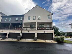 6523 Beacon Dr in Sandy Springs, GA - Building Photo - Building Photo