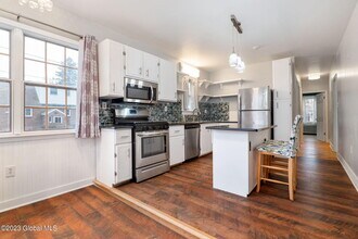 25 Fordham Ct in Albany, NY - Building Photo - Building Photo