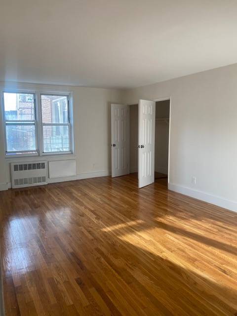 66-01 Burns St in Queens, NY - Building Photo - Building Photo