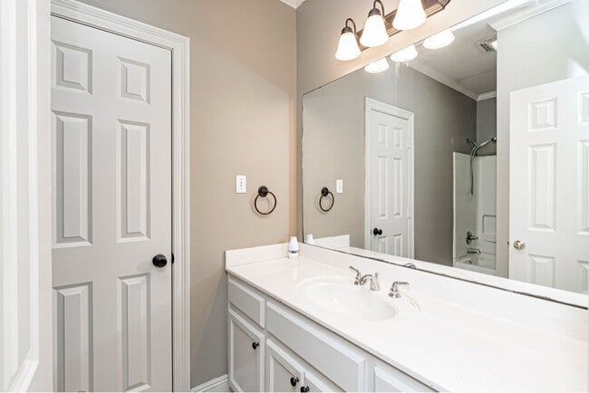 828 Meadow Bend Dr in Baton Rouge, LA - Building Photo - Building Photo