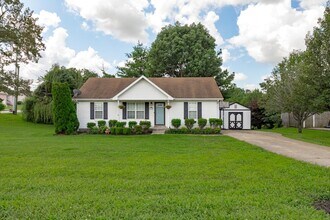 900 Granny White Rd in Clarksville, TN - Building Photo - Building Photo