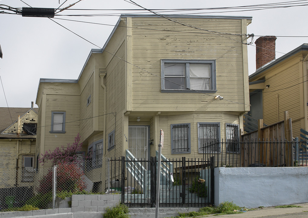 2304 E 22nd St in Oakland, CA - Building Photo