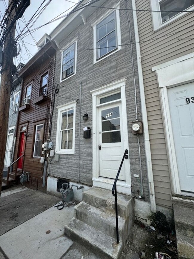 934 Pine St in Allentown, PA - Building Photo - Building Photo