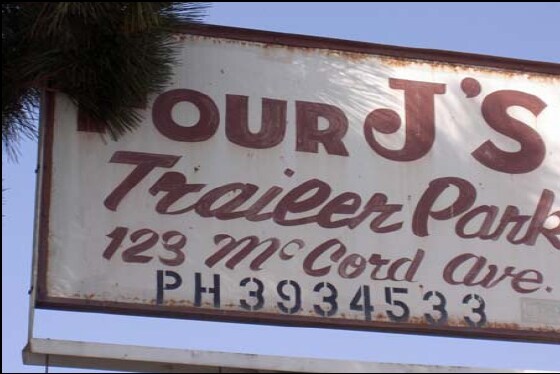 Four J's Trailer Park in Bakersfield, CA - Foto de edificio