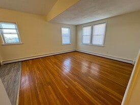180 North Beacon St, Unit 180 north beacon street in Boston, MA - Building Photo