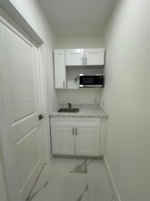 8521 NW 14th St in Pembroke Pines, FL - Building Photo - Building Photo