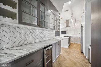 2012 D St NE in Washington, DC - Building Photo - Building Photo