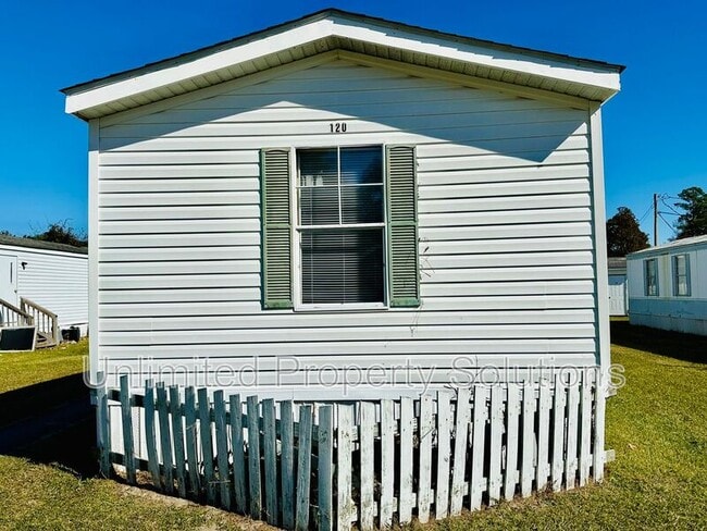 120 Zack Cir in Jacksonville, NC - Building Photo - Building Photo