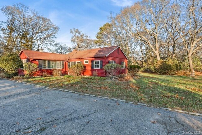 1850 Sterling Rd in Cutchogue, NY - Building Photo - Building Photo