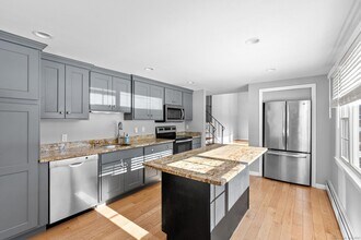 8 Kings Rd in Simsbury, CT - Building Photo - Building Photo