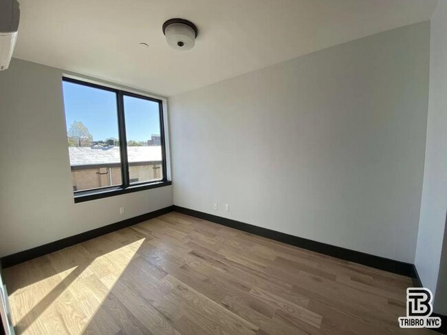 561 4th Ave in Brooklyn, NY - Building Photo - Building Photo