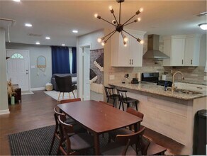 1372 Lockwood Dr SW in Atlanta, GA - Building Photo - Building Photo