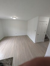 9338 Mt Auburn Ave in Cleveland, OH - Building Photo - Building Photo