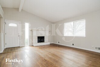 5106 S Grand Ave in Independence, MO - Building Photo - Building Photo