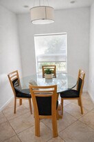 2521 NW 31st Ct in Oakland Park, FL - Building Photo