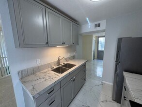 4881 Collwood Blvd in San Diego, CA - Building Photo - Building Photo