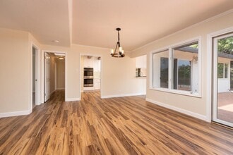 1394 Manzanita Dr in Millbrae, CA - Building Photo - Building Photo