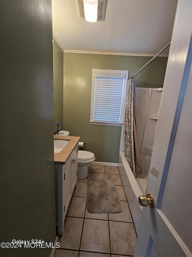 16 Oak Ridge Pkwy in Toms River, NJ - Building Photo - Building Photo