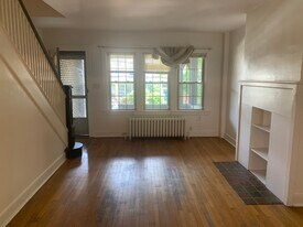 5921 Douglas St in Pittsburgh, PA - Building Photo