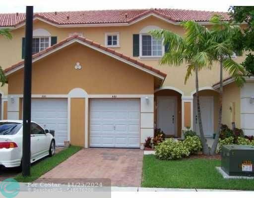 560 Princess Dr in Margate, FL - Foto de edificio - Building Photo