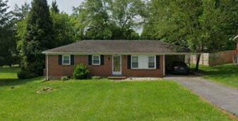 824 Strawberry Ln in Franklin, KY - Building Photo