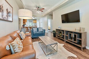 103 Winter Park in College Station, TX - Building Photo