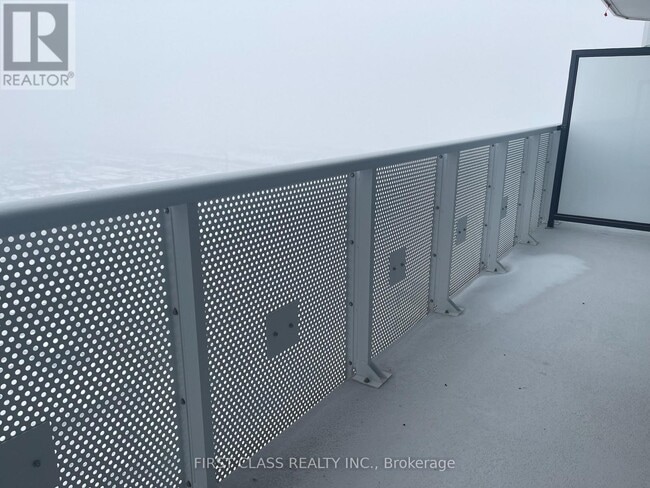 8 Interchange Wy in Vaughan, ON - Building Photo - Building Photo