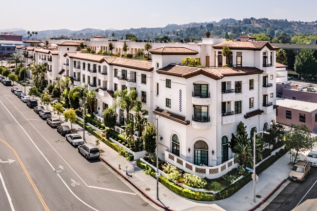 Metro Art Sherman Oaks Luxury Living