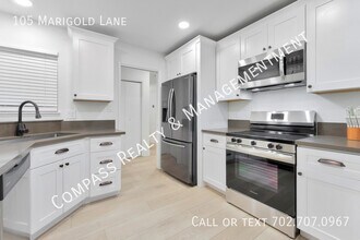 105 Marigold Ln in Las Vegas, NV - Building Photo - Building Photo