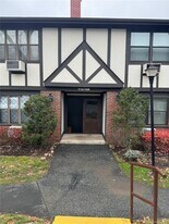 716 Sierra Vista Ln in Valley Cottage, NY - Building Photo