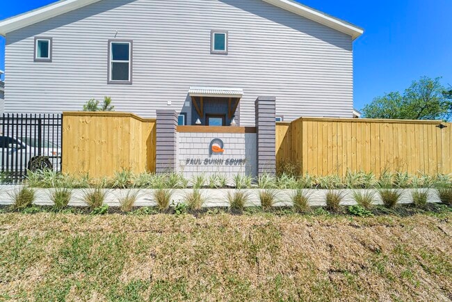 864 Paul Quinn St