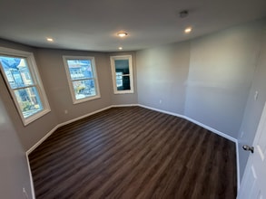 224 N 9th St in Newark, NJ - Foto de edificio - Building Photo