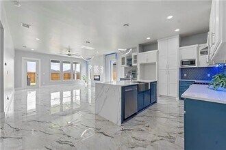 2610 Lady Andrea Dr in Corpus Christi, TX - Foto de edificio - Building Photo