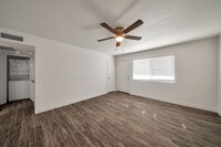 The Lowe in Mesa, AZ - Building Photo - Interior Photo