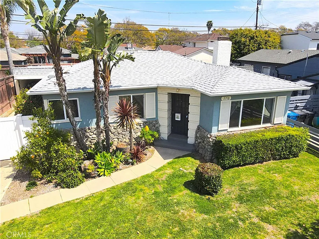 property at 2718 S Barrington Ave