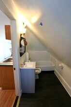 124 Forest St, Unit 3 in Medford, MA - Building Photo - Building Photo