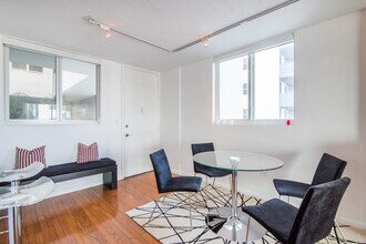 1670 Bay Rd, Unit #3G in Miami Beach, FL - Building Photo - Building Photo