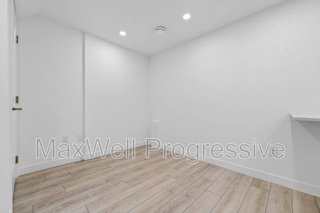 13516-13115 115 Ave NW in Edmonton, AB - Building Photo - Building Photo