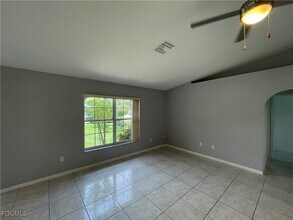 211 NE 7th Pl in Cape Coral, FL - Building Photo - Building Photo