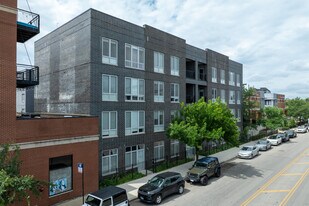 The Meridian in Chicago, IL - Building Photo