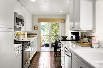 4 Firenze Ct in Newport Beach, CA - Building Photo - Building Photo